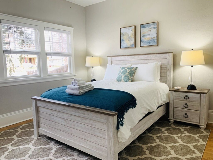 Bedroom 3, Stunning Bungalow Next to Unc - Free Cruiser Bikes!, Weld