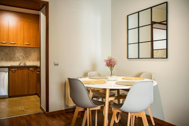 Others 5, UP ROOMS BANYOLES, Girona