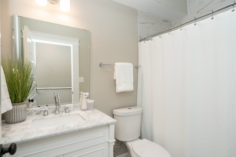 Bathroom 4, Historic Haven | JZ Vacation Rentals, Saint Louis