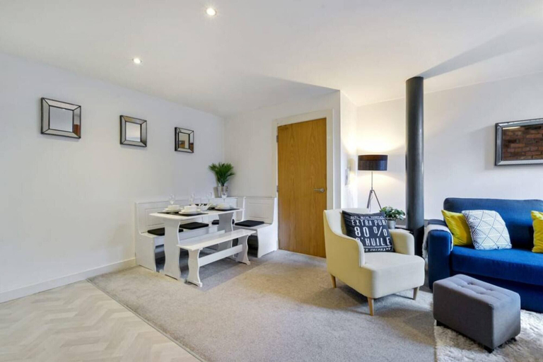 Others 5, Host Apartments Henry s Hideaway, Sefton