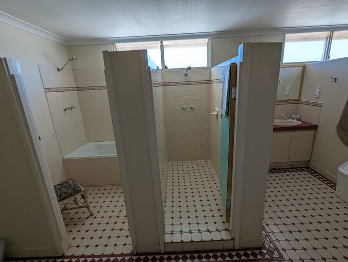 Bathroom 3, Toodyay Hotel, Toodyay