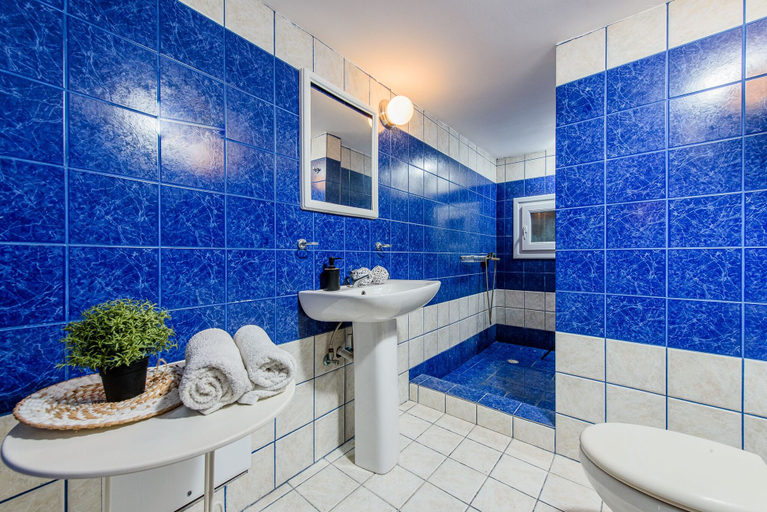 Bathroom 5, GIN Wellness Hotel, South Aegean