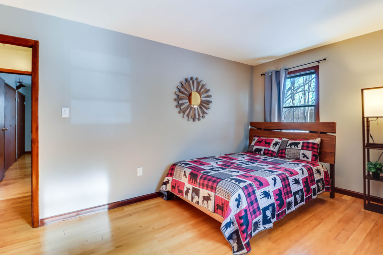 Bedroom 3, Lake Access & Private Hot Tub at Poconos Home!, Carbon