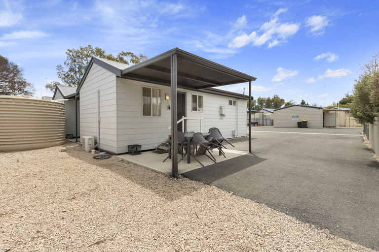 Exterior & Views 2, Costello Hotels - Moonta Bay Cabins, Copper Coast
