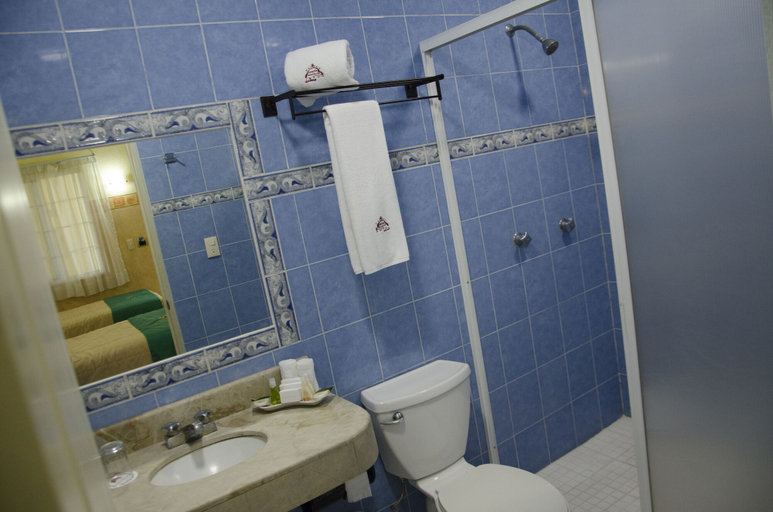 Bathroom 5, Plaza Poblana, San Pedro Cholula