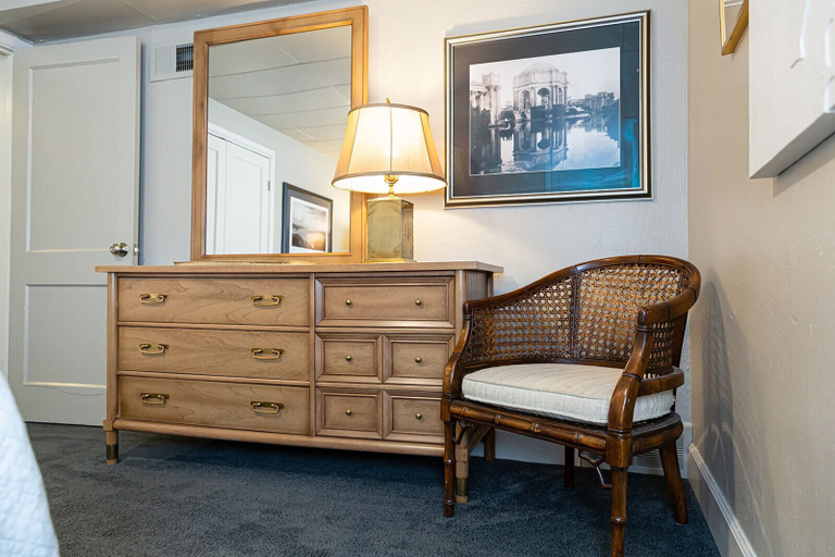 Others 5, Garden Level Apt Mtn Ave, 8 Min Walk to Old Town!, Larimer