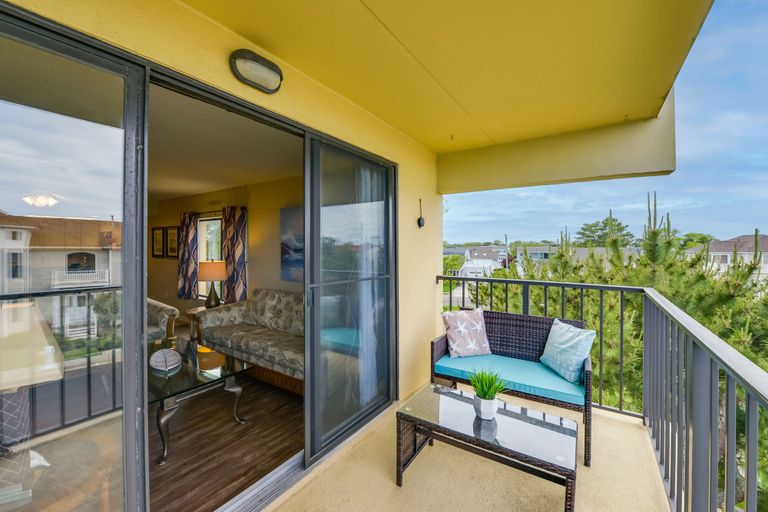 Others 1, Beautiful Brigantine Condo w/ Patio & Beach Access, Atlantic