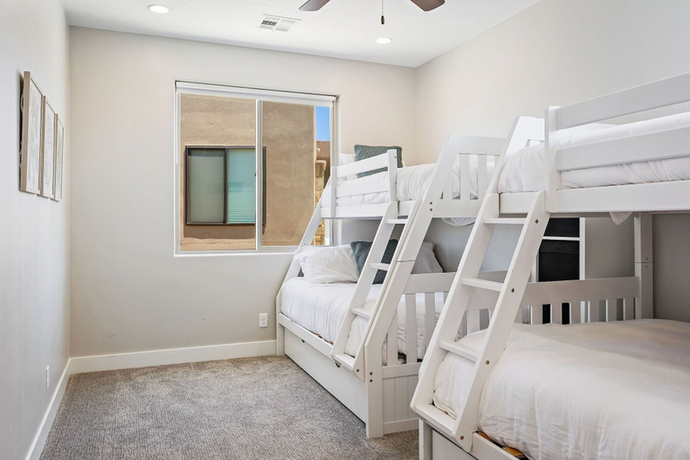 Bedroom 2, Town Center Red Sand Retreat by RedAwning, Washington