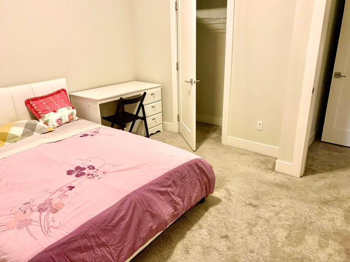 Others 3, Deluxe House, Greater Vancouver