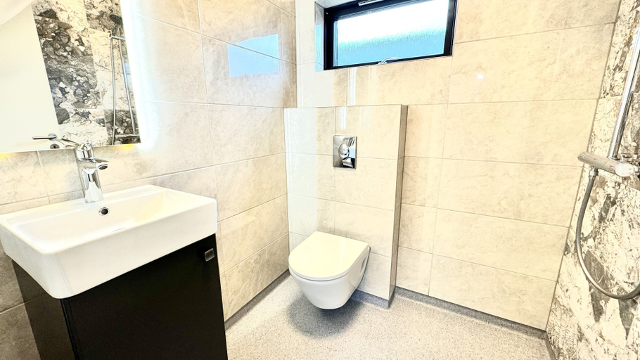 Bathroom 4, Esehytter Luxury Holiday Home near Beach, Varde