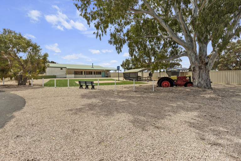 Others 5, Costello Hotels - Moonta Bay Cabins, Copper Coast