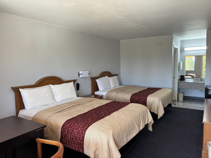 Bedroom 2, Clairmont Inn, Pickens
