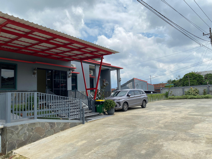 Exterior & Views 2, RedDoorz Syariah @ Jitu Guest House Purwokerto, Banyumas