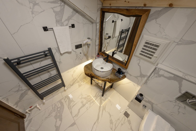 Bathroom 5, Abant Zumrut Dag Evi, Merkez