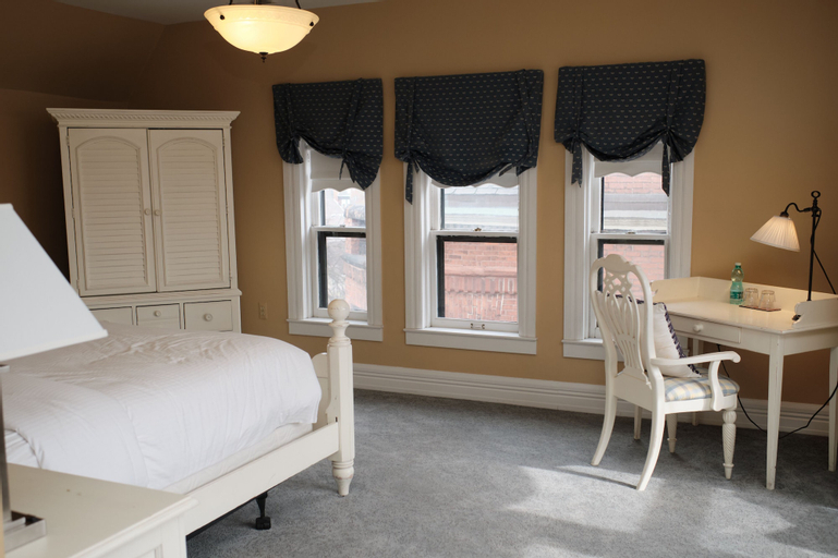 Bedroom 24