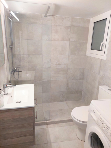 Bathroom 2, Modern apartment in Acropolis museum, Attica