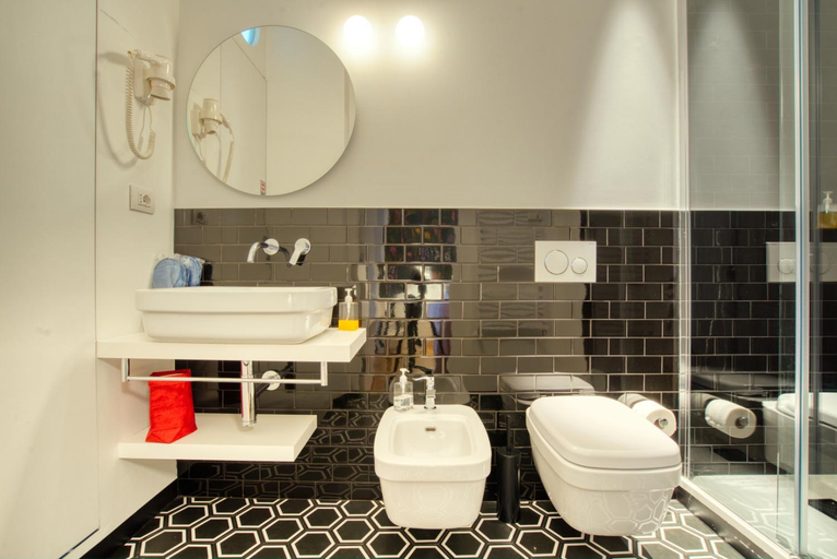 Others 5, GuestHost - Dimora Claudia Luxury Rooms, Milano