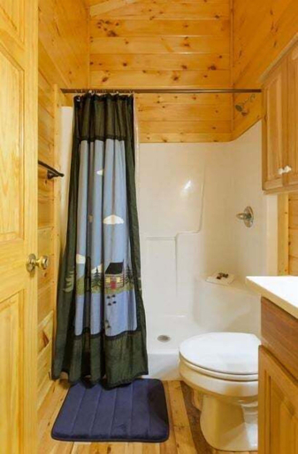 Bathroom 4, Margaret Hollow, Sevier