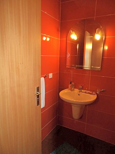 Bathroom 4, Residencial Monte Carlo, Porto