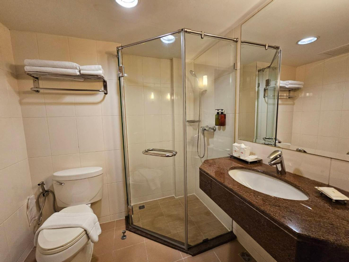 Bathroom 3