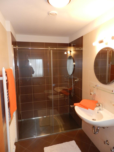 Shower 3, Apartments Bachmann, Bolzano