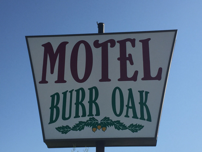 Burr Oak Motel, Kossuth