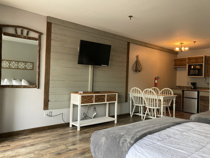 Bedroom 3, Gold Suites Rentals, Stone