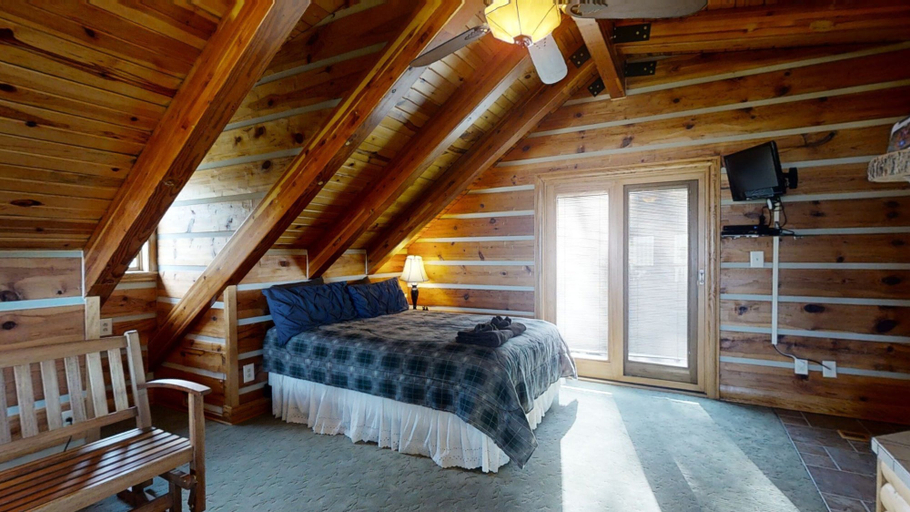 Bedroom 3, Bear Cave, Sevier