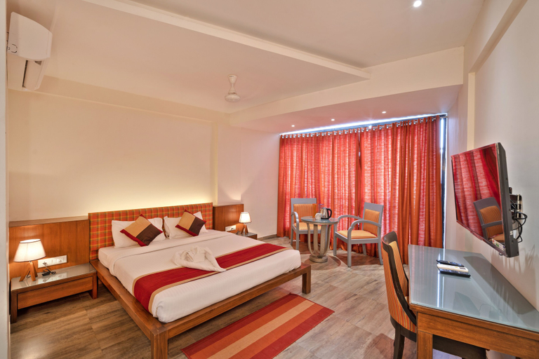 Bedroom 3, LVH Om Sanctuary Palace Resort, Ahmadabad