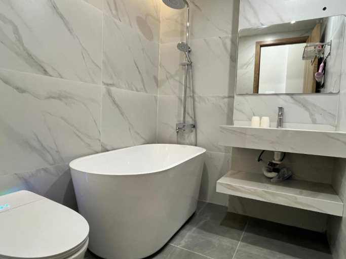 Bathroom 5, 22Housing Condo 8 Nguyen Van Ngoc, Ba Đình