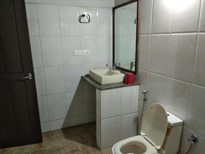 Bathroom 3, Kwality Estate, Kodagu