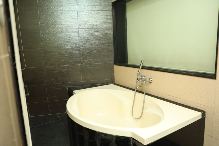 Bathroom 3, VITS Select Grand Inn, Ratnagiri, Ratnagiri
