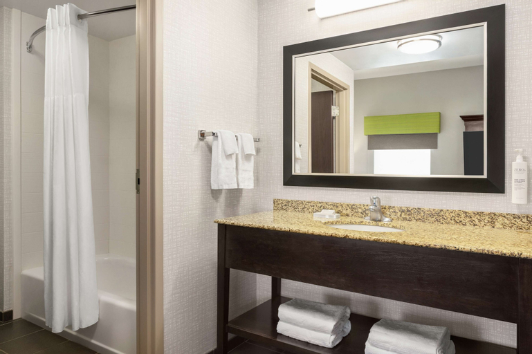 Bathroom 13