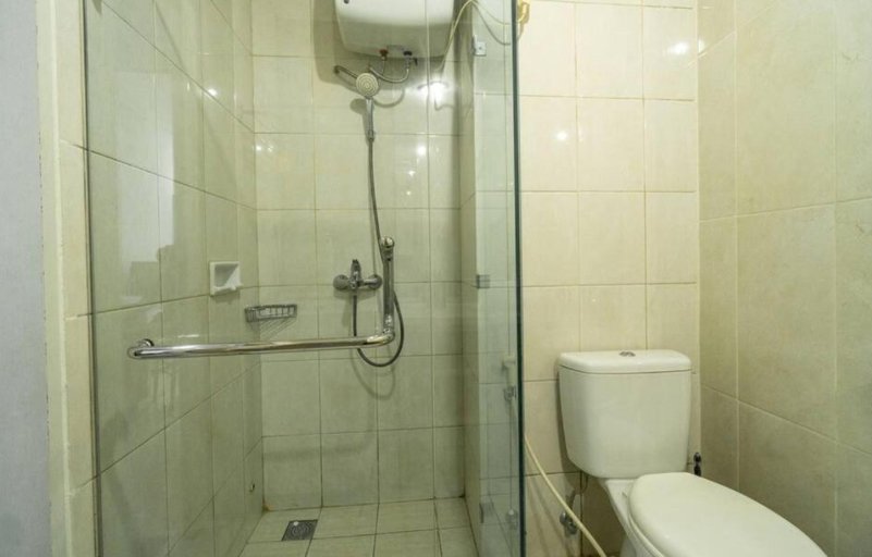 Bathroom 5, Warm and Comfy studio in central Jakarta, SCBD, Central Jakarta