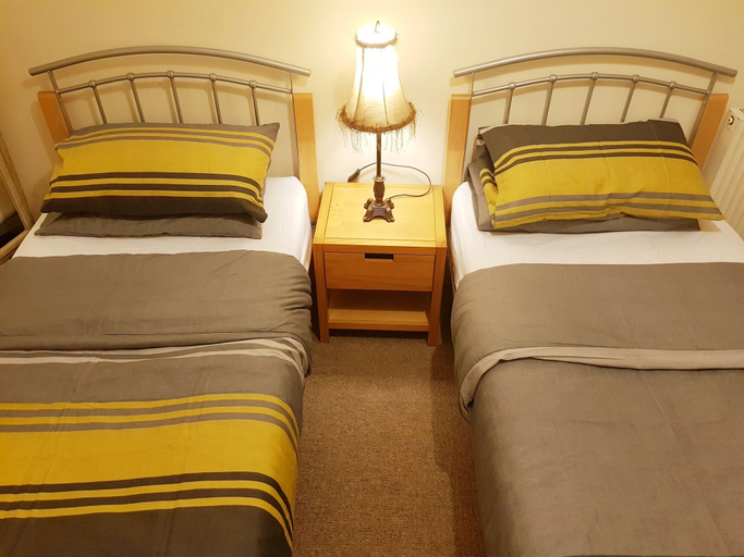 Bedroom 3, 2 Bed Flat - Sleeps 4 - Parking - Wifi, Inverclyde