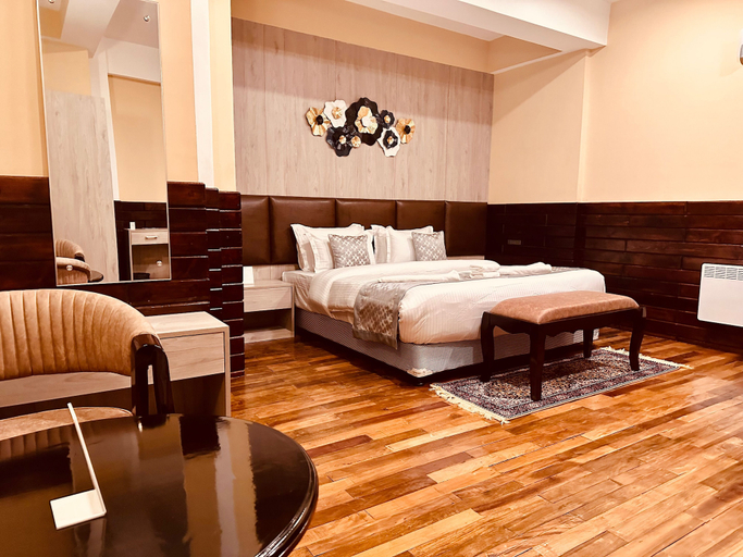 Bedroom 4, Silver Cloud Hotel, Lamgong