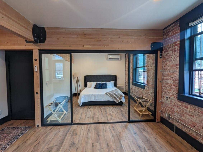 Bedroom, Linden Lofts, Shoshone