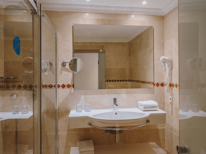 Bathroom 4, Grupotel Aguait Resort & Spa - Adults Only, Baleares