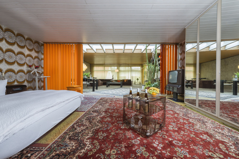 Bedroom 4, Parkhotel 1970, Odenwaldkreis