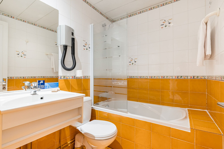 Bathroom 4, Hotel du Simplon, Rhône