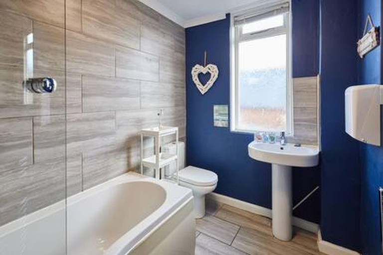 Bathroom 2, George House in Whitby, North Yorkshire