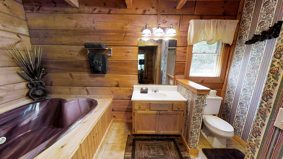 Bathroom 2, Always Misbehavin, Sevier