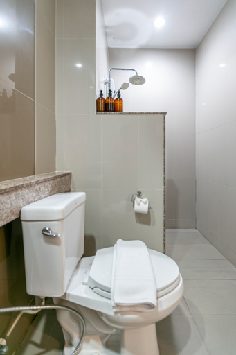Bathroom 4