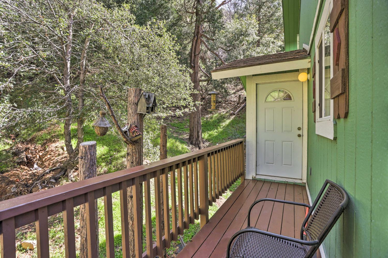 Others 4, Remodeled Crestline Retreat: Walk to Lake Gregory!, San Bernardino