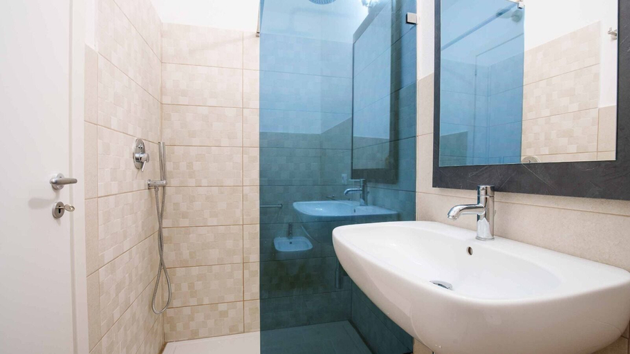 Bathroom 5, GALLURA Street 21, Olbia-Tempio