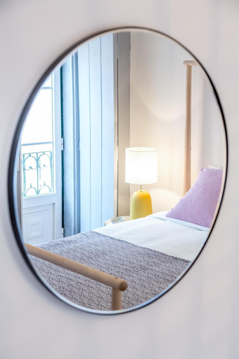 Others 4, Alfama, Bright Spacious w/ Terrace, by TimeCooler, Lisbon