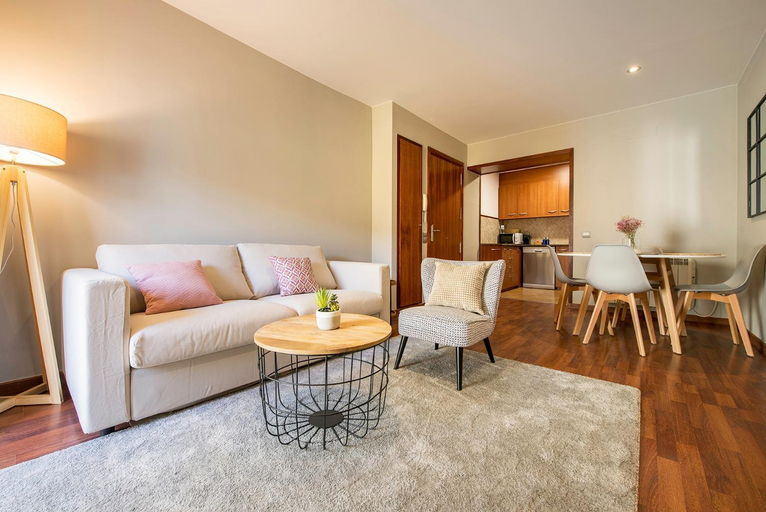 Others 3, UP ROOMS BANYOLES, Girona