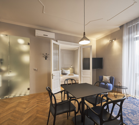 Others 5, URBANAUTS BELETAGES Sonata, Trieste
