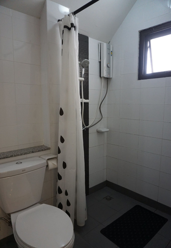 Bathroom 5, Pak Ping Rim Khong, Chiang Saen