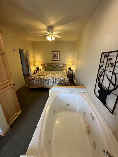 Bathroom 3, Birchwood Lodge, Door